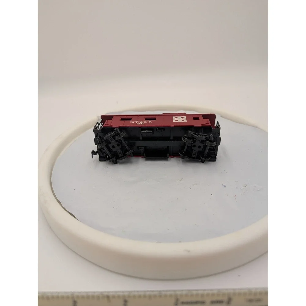 Tyco HO Scale Santa Fe ATSF Caboose Red 7240 Model Train Car‎ Hong Kong